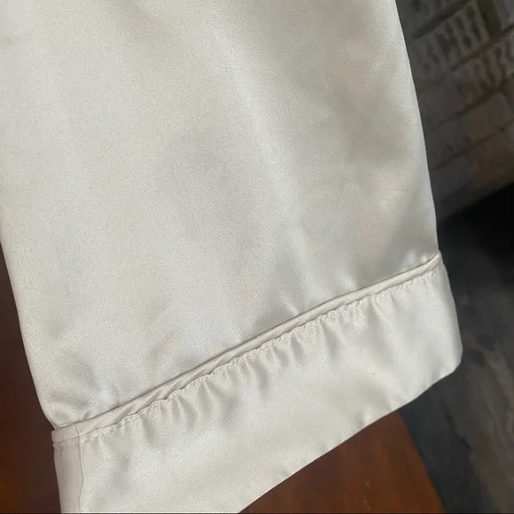 Champagne Satin Robe with Floral Pattern and side slits M/L - Picture 7 of 7